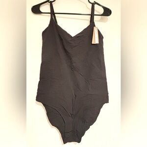 SKIMS BRAND NEW “Fits Everybody Maternity Nursing Brief Bodysuit”